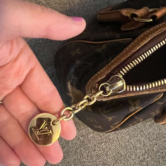 Louis Vuitton Monogram Tivoli PM Bag - Picture 5 of 11